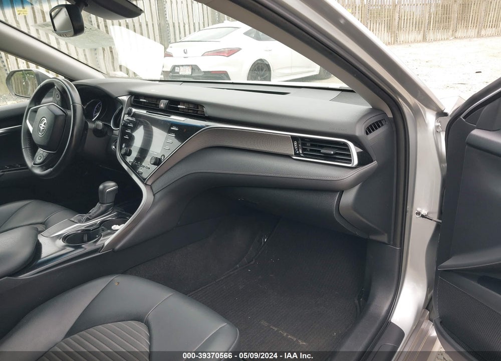 2018 TOYOTA CAMRY SE VIN: 4T1B11HK2JU641545