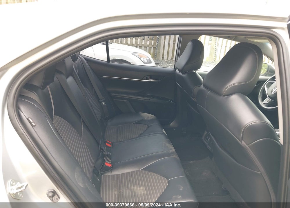 2018 TOYOTA CAMRY SE VIN: 4T1B11HK2JU641545