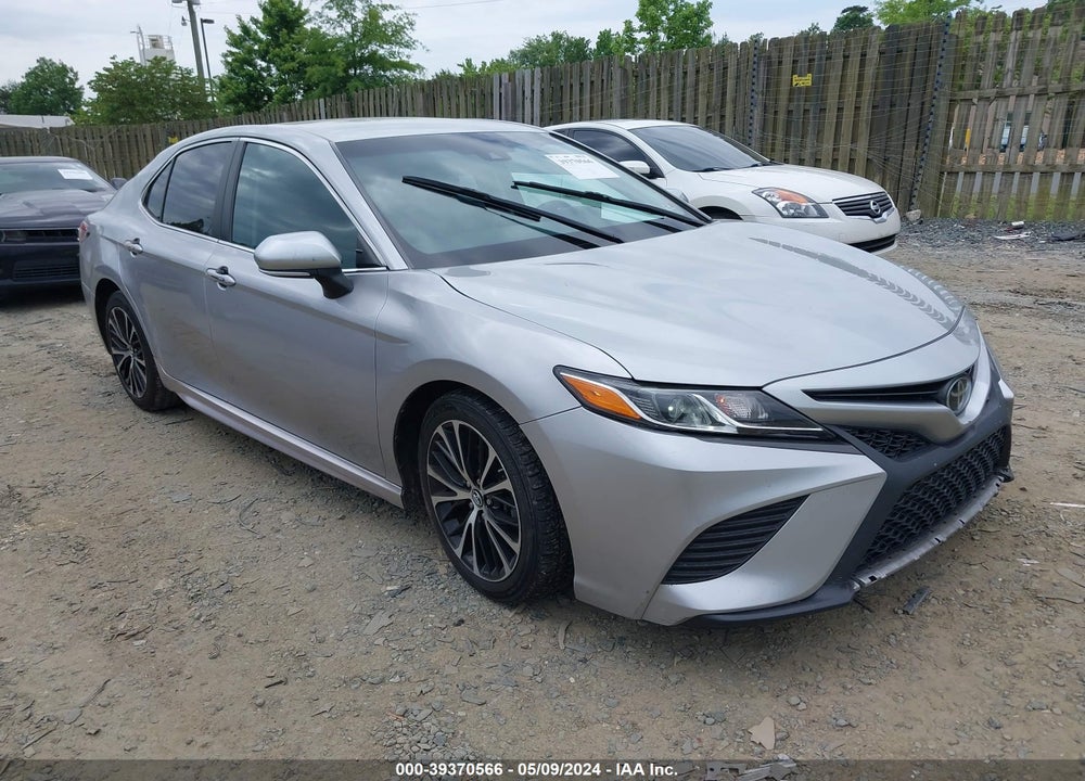 2018 TOYOTA CAMRY SE VIN: 4T1B11HK2JU641545