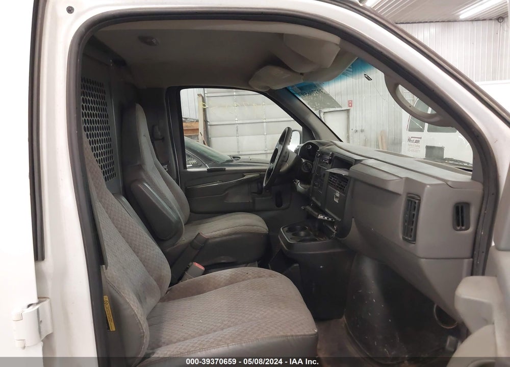 2004 CHEVROLET EXPRESS VIN: 1GCHG35U141157337