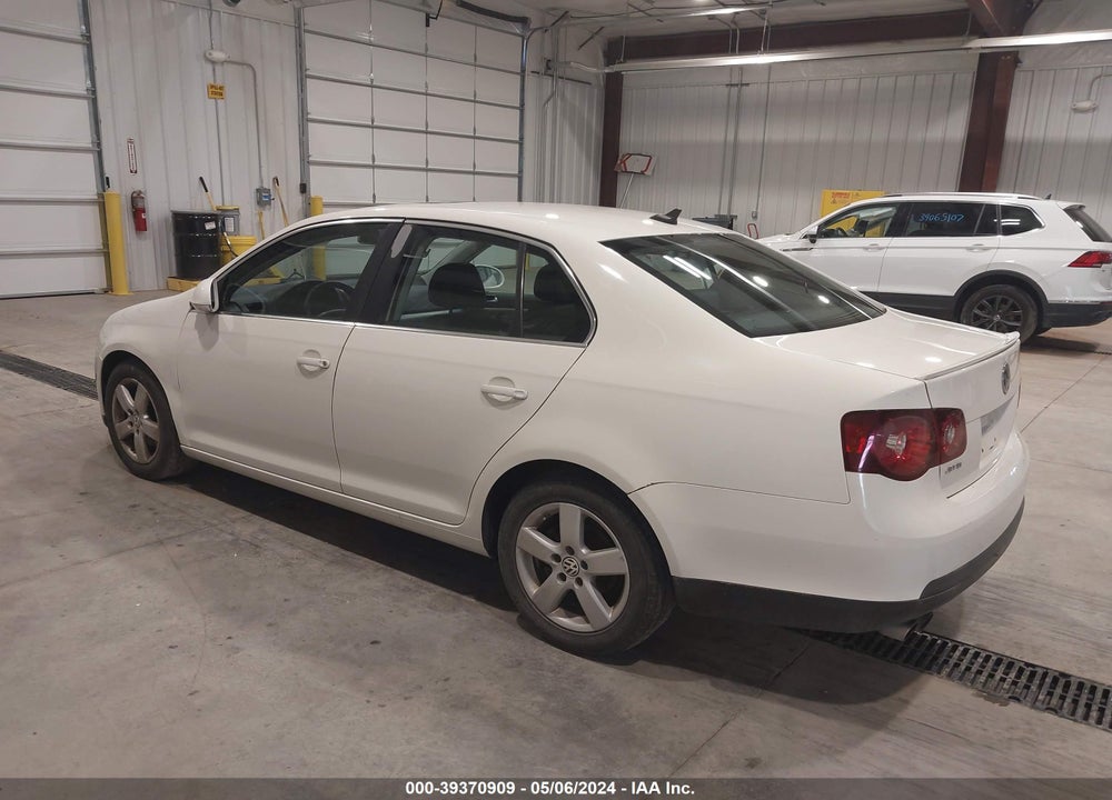 2008 VOLKSWAGEN JETTA VIN: 3VWRZ71K08M132610