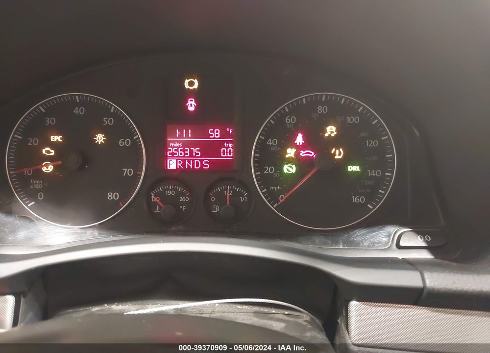 2008 VOLKSWAGEN JETTA VIN: 3VWRZ71K08M132610