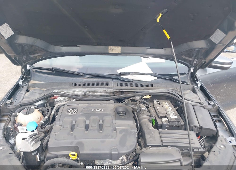 2015 VOLKSWAGEN JETTA 2.0L TDI SE VIN: 3VWLA7AJ7FM410890