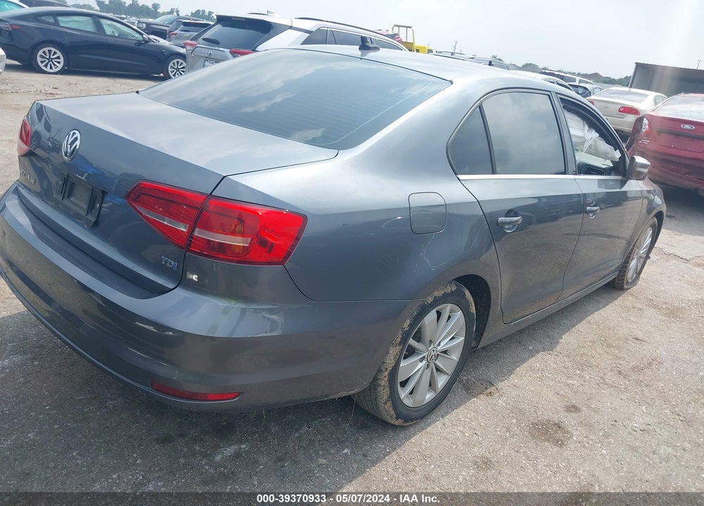 2015 VOLKSWAGEN JETTA 2.0L TDI SE VIN: 3VWLA7AJ7FM410890