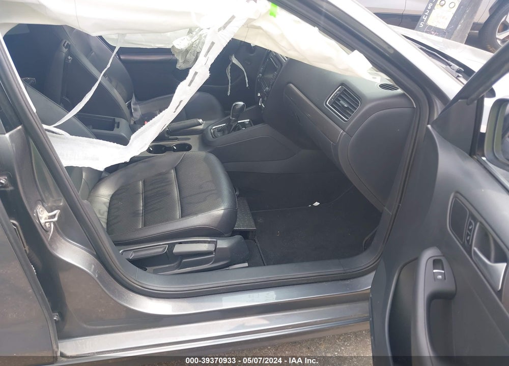2015 VOLKSWAGEN JETTA 2.0L TDI SE VIN: 3VWLA7AJ7FM410890