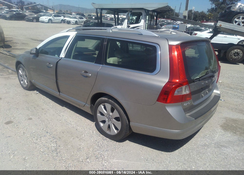 2008 VOLVO V70 3.2 VIN: YV1BW982X81012190