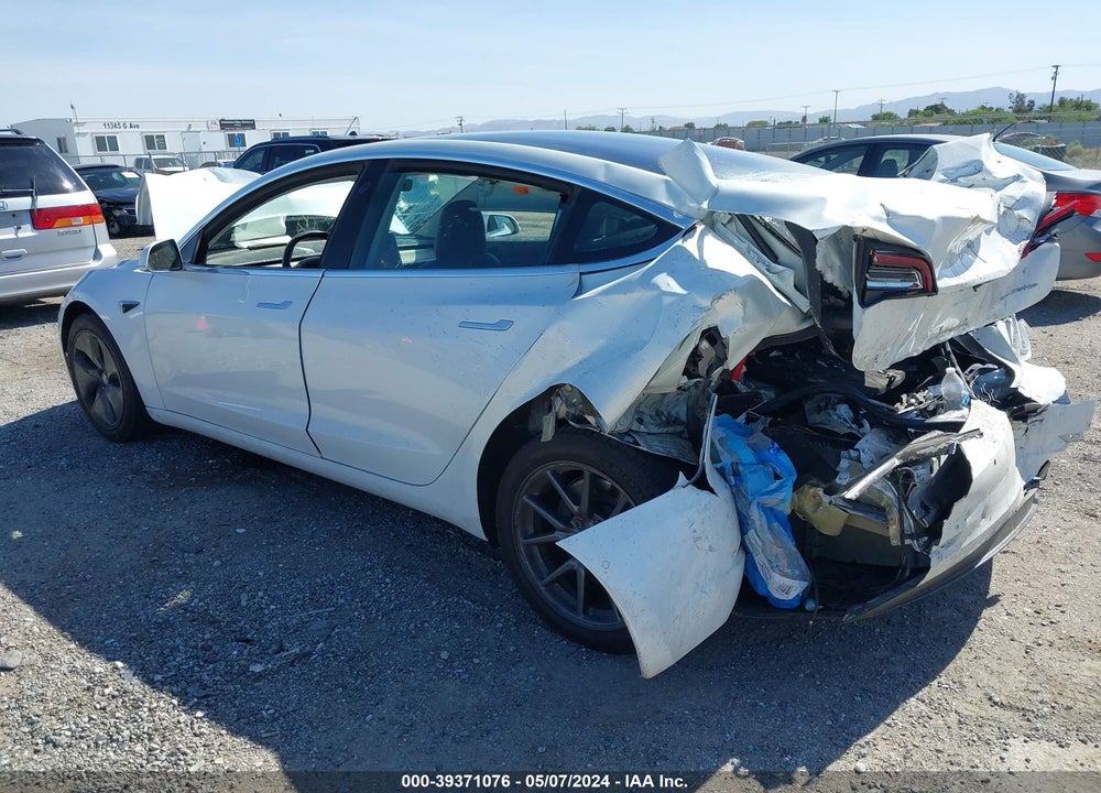 2018 TESLA MODEL 3 LONG RANGE/PERFORMANCE VIN: 5YJ3E1EBXJF151090