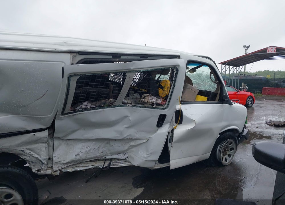 2009 CHEVROLET EXPRESS 1500 WORK VAN VIN: 1GCFG15XX91111888
