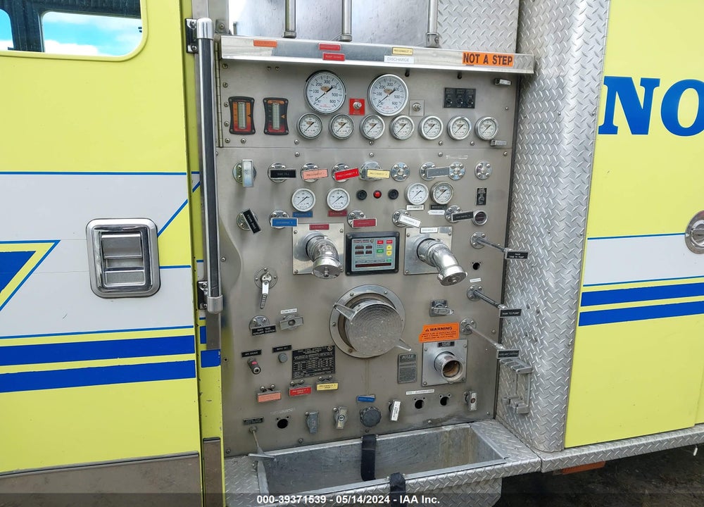 2003 KOVATCH FIRETRUCK VIN: 1K9AF64833N058690