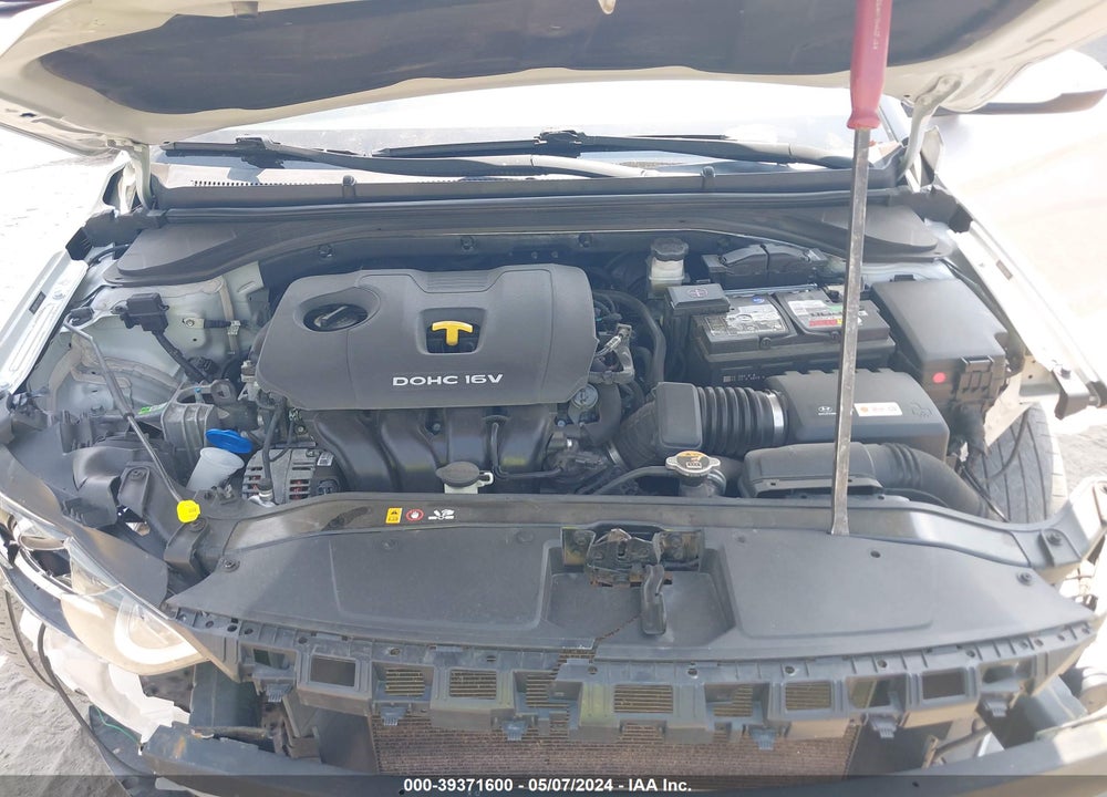 2018 HYUNDAI ELANTRA SEL VIN: 5NPD84LF7JH313844
