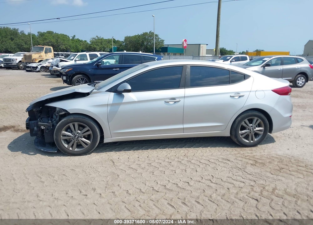 2018 HYUNDAI ELANTRA SEL VIN: 5NPD84LF7JH313844