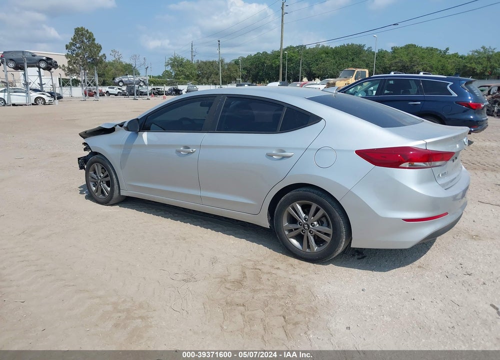 2018 HYUNDAI ELANTRA SEL VIN: 5NPD84LF7JH313844