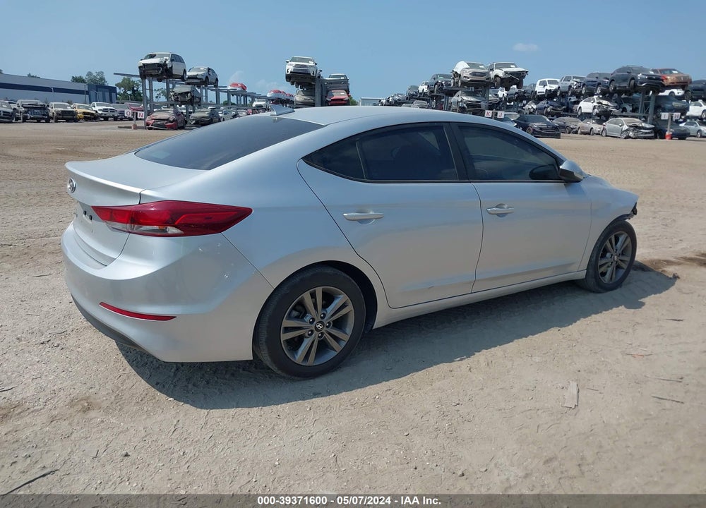 2018 HYUNDAI ELANTRA SEL VIN: 5NPD84LF7JH313844