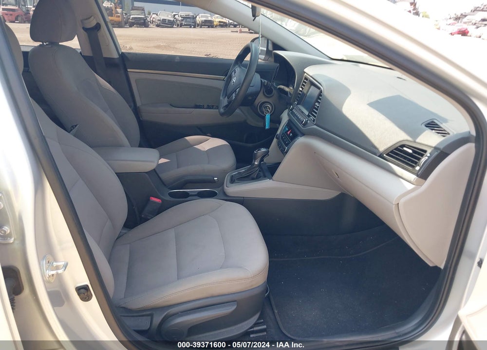 2018 HYUNDAI ELANTRA SEL VIN: 5NPD84LF7JH313844
