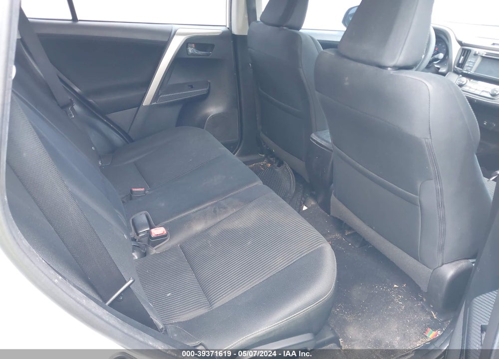 2015 TOYOTA RAV4 XLE VIN: 2T3WFREV5FW180730