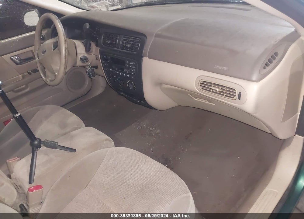2000 FORD TAURUS SES VIN: 1FAFP5522YG175338