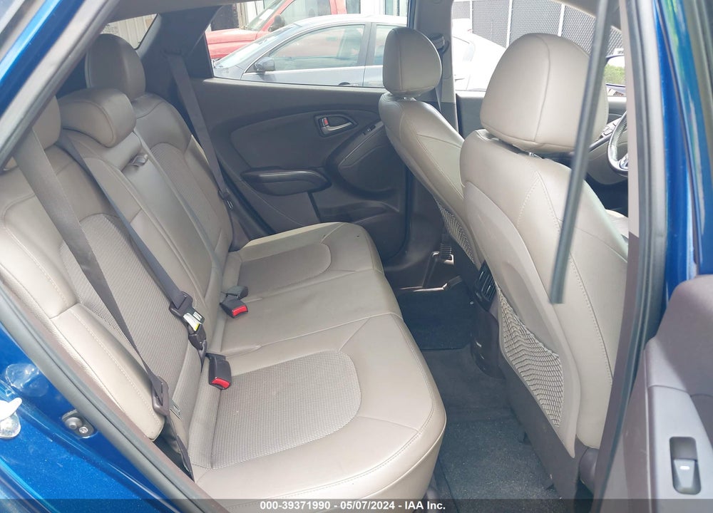 2014 HYUNDAI TUCSON SE VIN: KM8JU3AG6EU824120