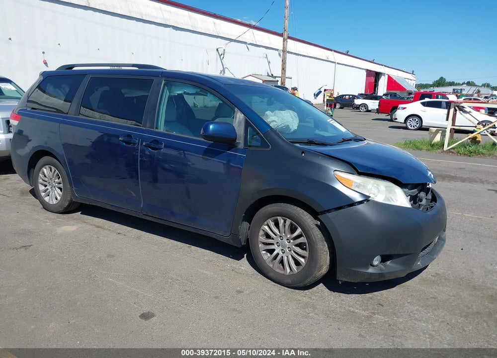 2012 TOYOTA SIENNA XLE V6 8 PASSENGER VIN: 5TDYK3DC6CS228184