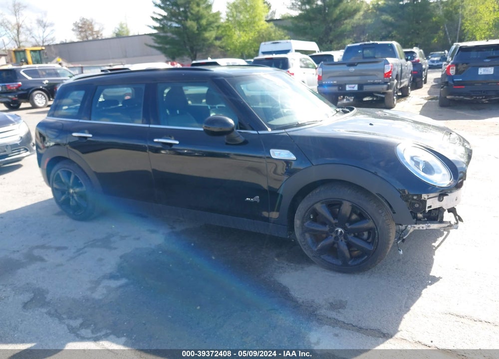 2018 MINI CLUBMAN COOPER S VIN: WMWLU5C56J2G79977