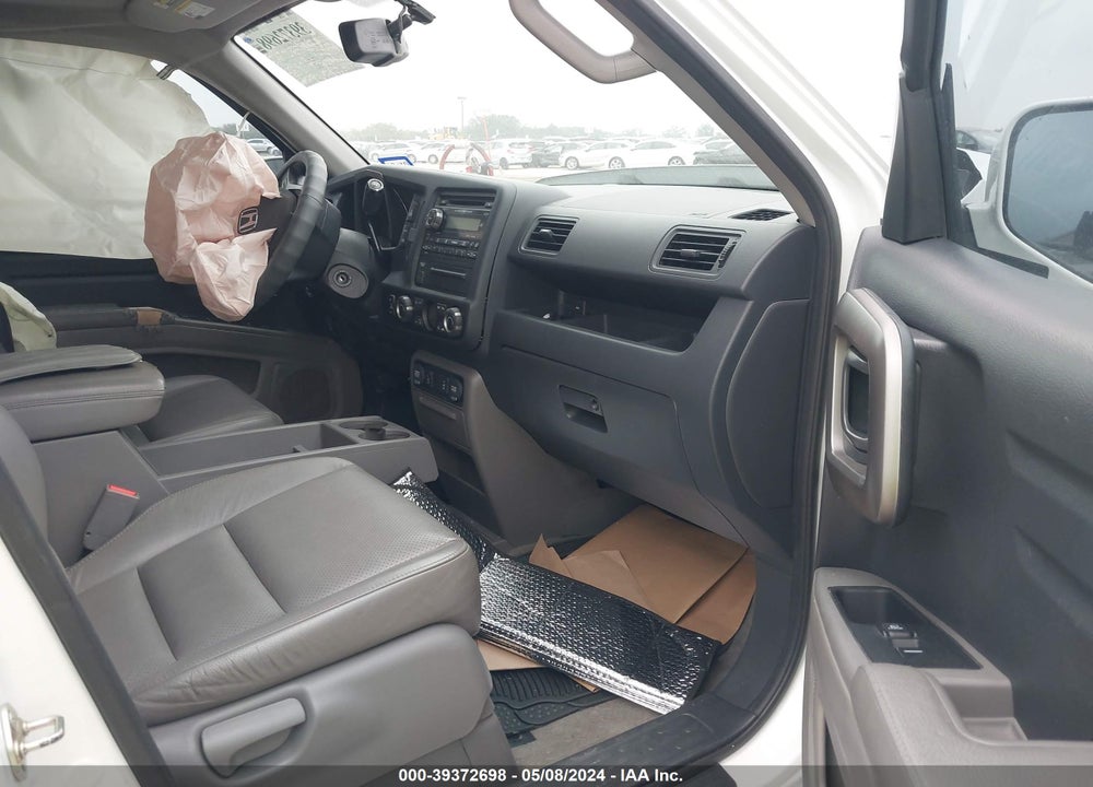 2014 HONDA RIDGELINE RTL VIN: 5FPYK1F54EB003392