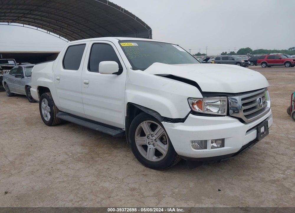 2014 HONDA RIDGELINE RTL VIN: 5FPYK1F54EB003392