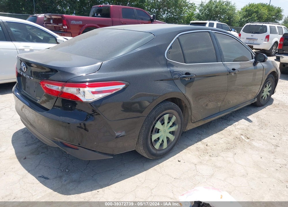 2018 TOYOTA CAMRY L VIN: 4T1B11HK7JU557303