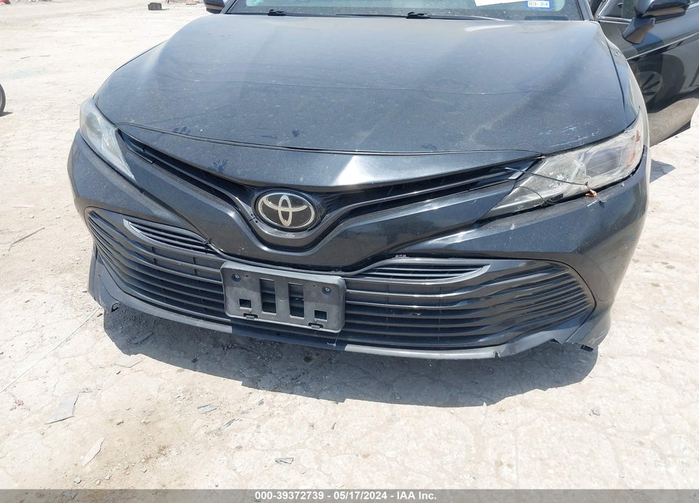 2018 TOYOTA CAMRY L VIN: 4T1B11HK7JU557303