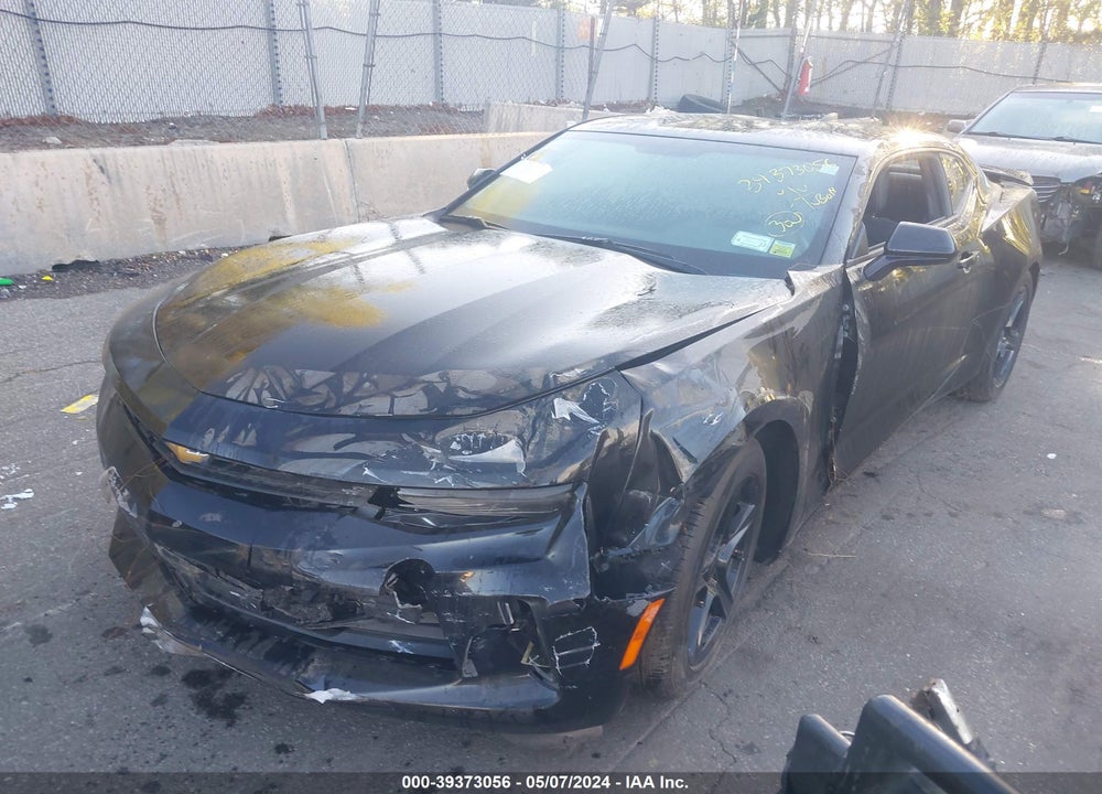 2018 CHEVROLET CAMARO VIN: 1G1FB1RX1J0110205