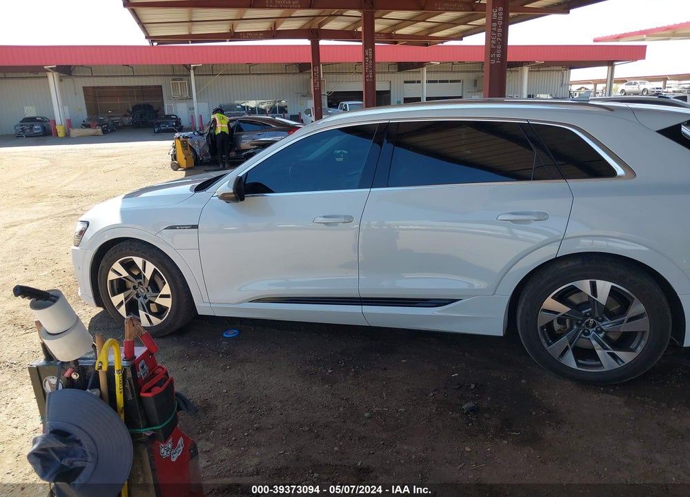 2021 AUDI E-TRON PREMIUM PLUS QUATTRO VIN: WA1LAAGE3MB016280