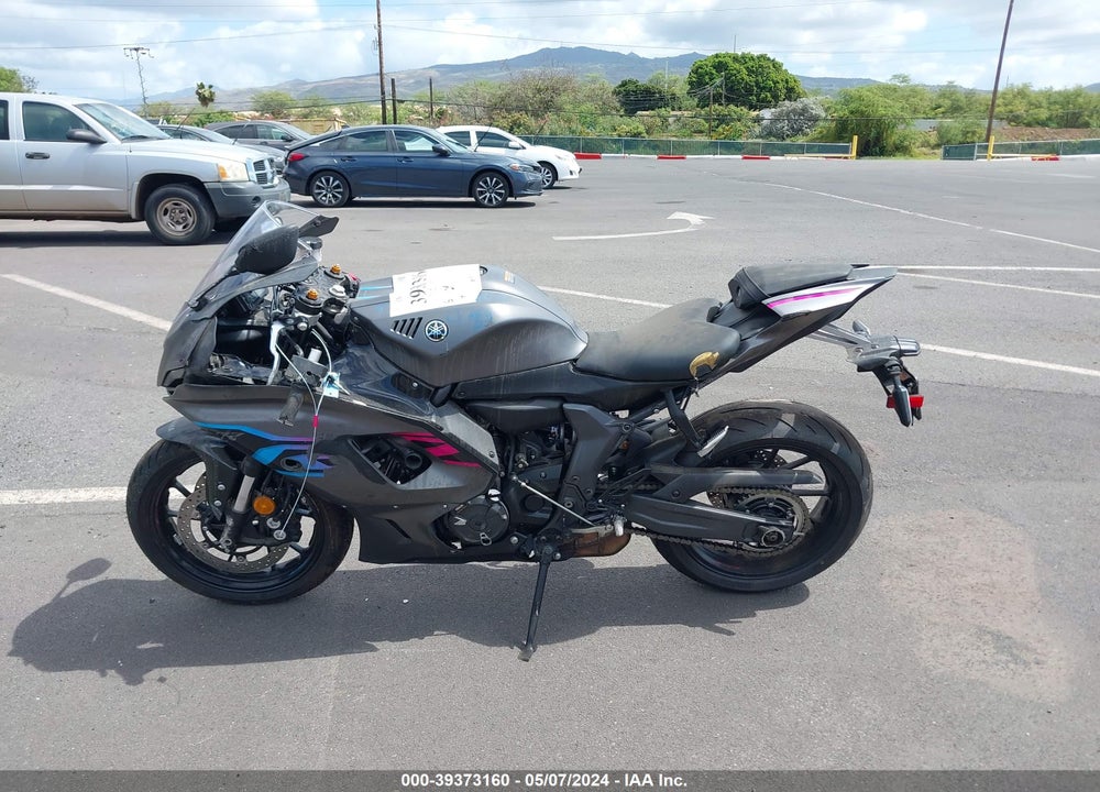 2024 YAMAHA YZFR7 VIN: JYARM38E1RA011153