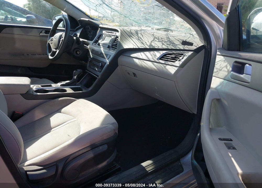 2015 HYUNDAI SONATA SE VIN: 5NPE24AF9FH040521