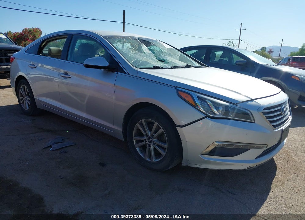 2015 HYUNDAI SONATA SE VIN: 5NPE24AF9FH040521