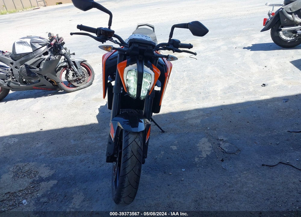 2023 KTM 790 DUKE VIN: LCETU7408PH700266