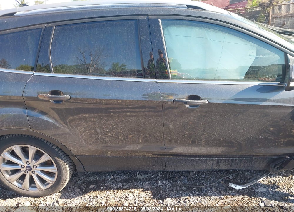 2018 FORD ESCAPE TITANIUM VIN: 1FMCU9J90JUB55723