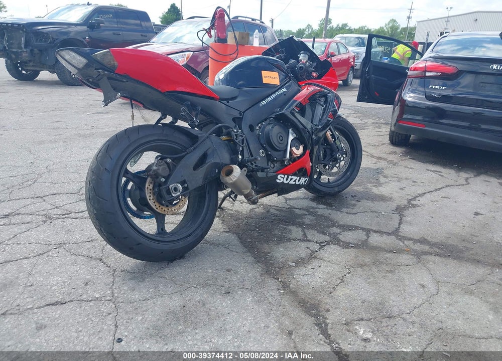2006 SUZUKI GSX-R600 K6 VIN: JS1GN7DA162112373