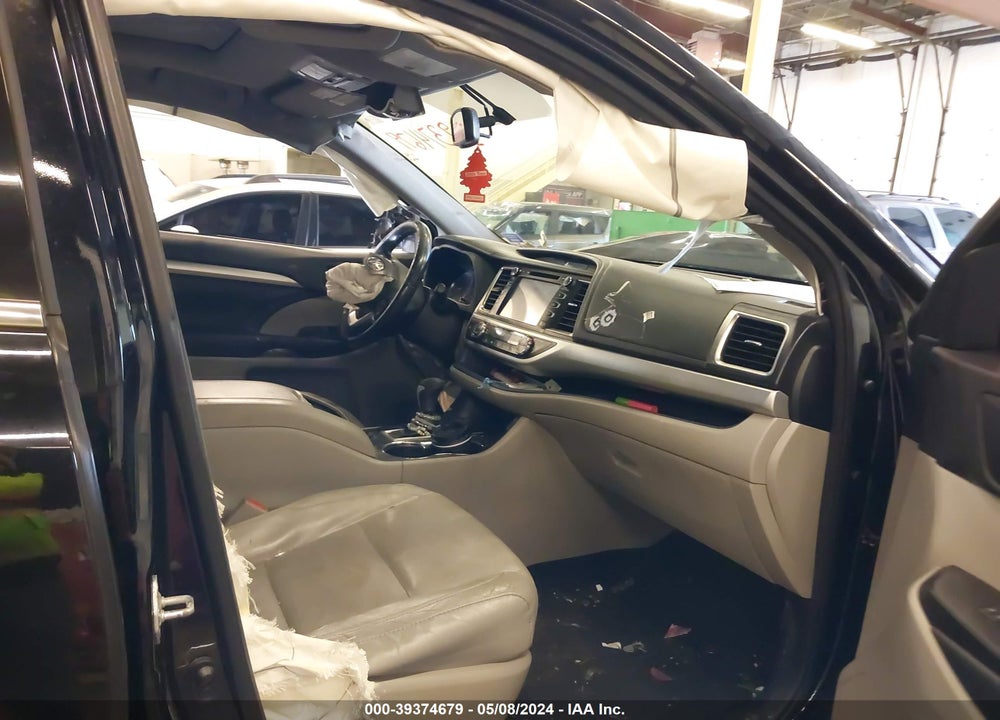 2015 TOYOTA HIGHLANDER XLE V6 VIN: 5TDJKRFH3FS103371
