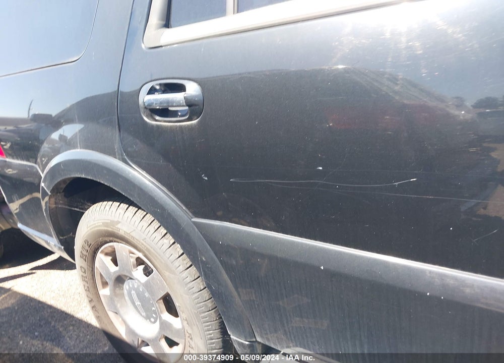 2005 LINCOLN NAVIGATOR VIN: 5LMFU28535LJ05348