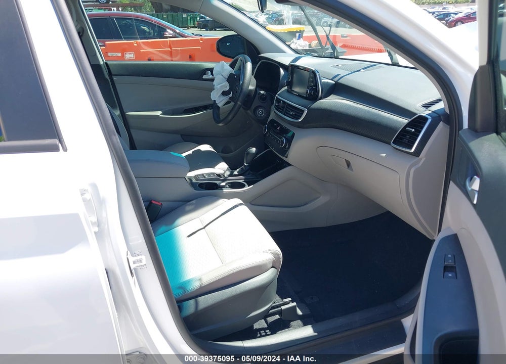 2019 HYUNDAI TUCSON SE VIN: KM8J23A48KU982949