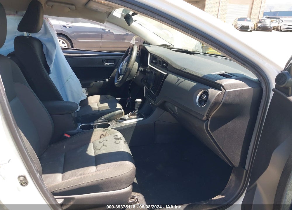 2018 TOYOTA COROLLA LE VIN: 2T1BURHE9JC024161