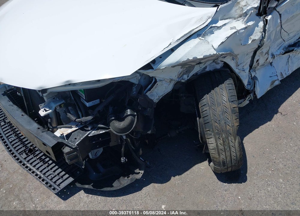 2018 TOYOTA COROLLA LE VIN: 2T1BURHE9JC024161