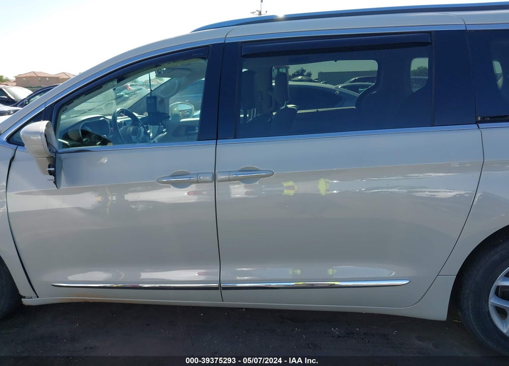 2017 CHRYSLER PACIFICA VIN: 2C4RC1EG0HR669235