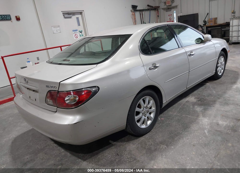 2002 LEXUS ES 300 VIN: JTHBF30G825008454