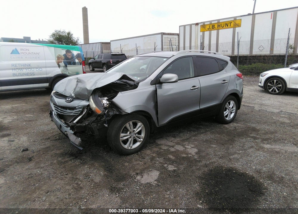 2010 HYUNDAI TUCSON GLS VIN: KM8JU3AC4AU114088