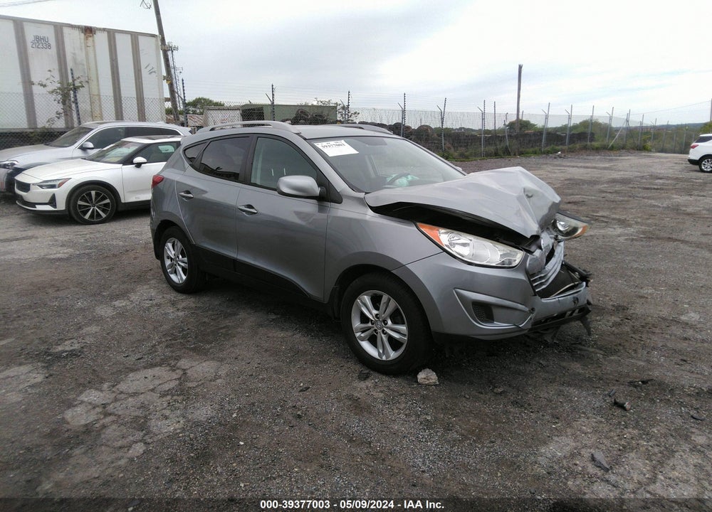 2010 HYUNDAI TUCSON GLS VIN: KM8JU3AC4AU114088