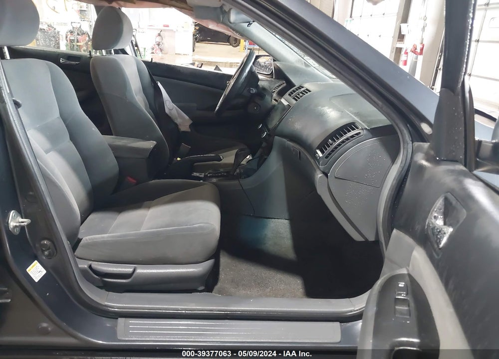 2006 HONDA ACCORD 2.4 LX VIN: 1HGCM56406A128445