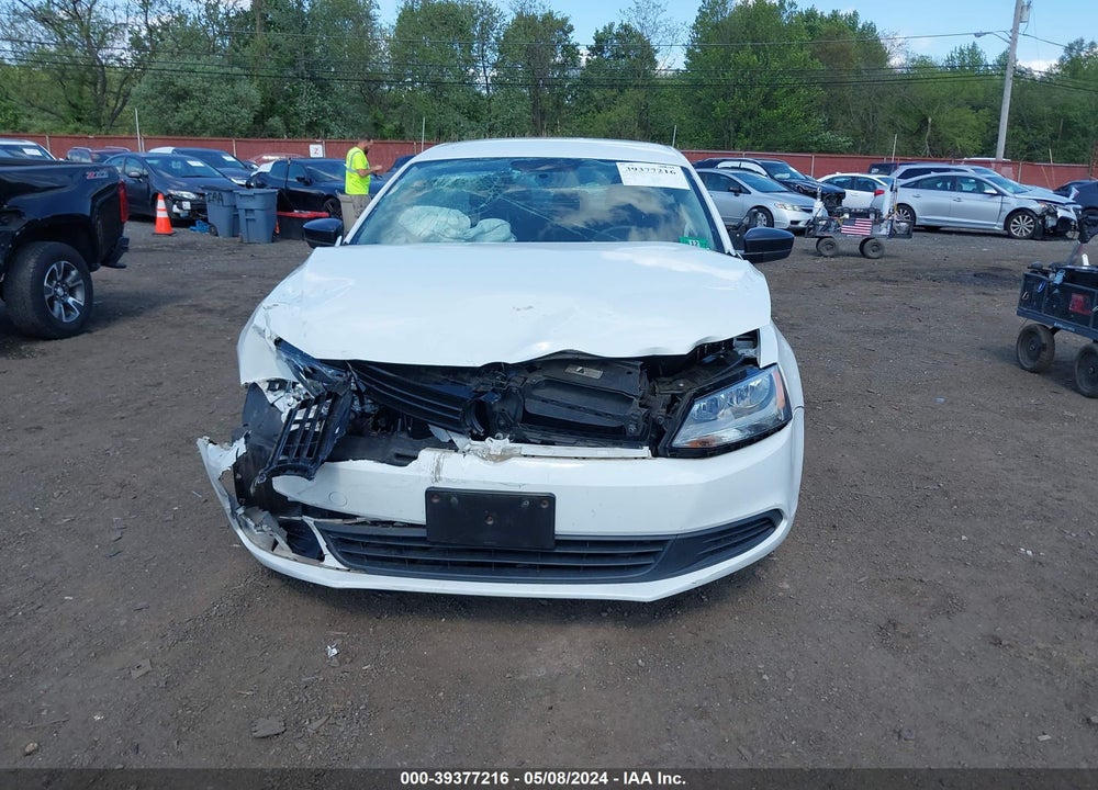 2014 VOLKSWAGEN JETTA VIN: 3VW2K7AJ0EM319015