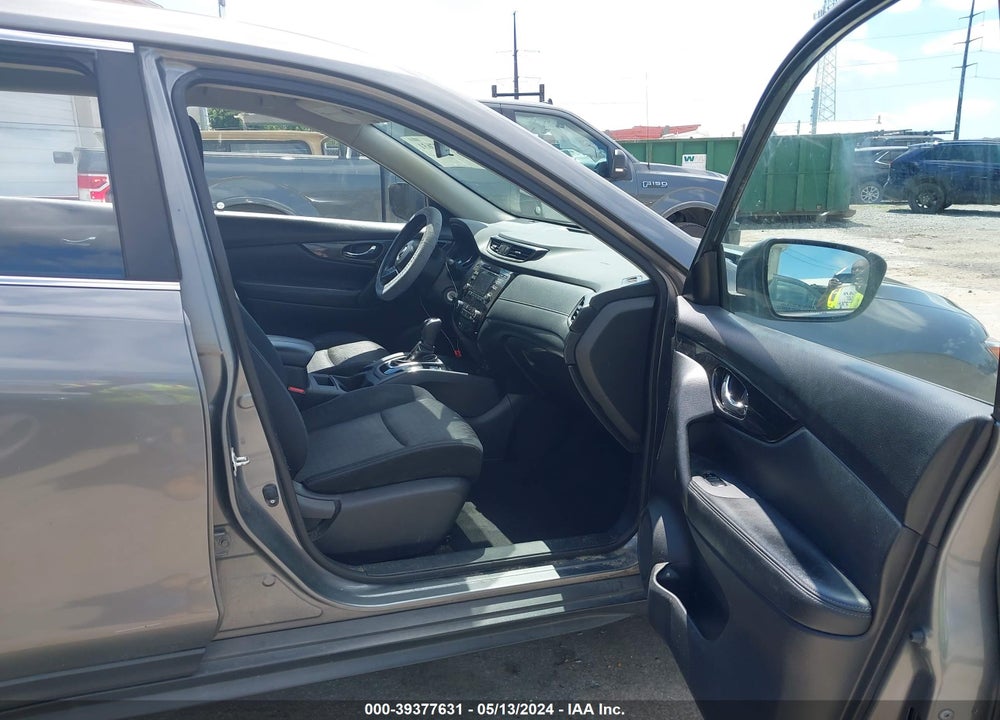 2017 NISSAN ROGUE S VIN: JN8AT2MV4HW004286