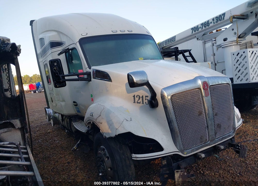 2020 KENWORTH T680 VIN: 1XKYDP9X8LJ312943
