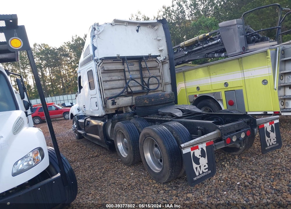 2020 KENWORTH T680 VIN: 1XKYDP9X8LJ312943