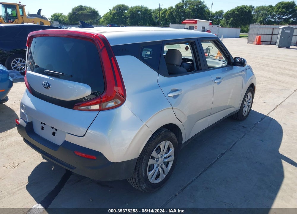2021 KIA SOUL LX VIN: KNDJ23AU5M7792015